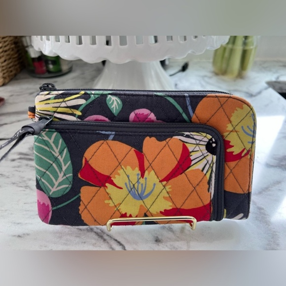 Vera Bradley Jazzy Blooms Wristlet